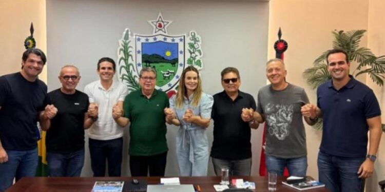 Em clima de união, João reúne “alto clero” governista na Granja Santana para afinar discurso visando 2026