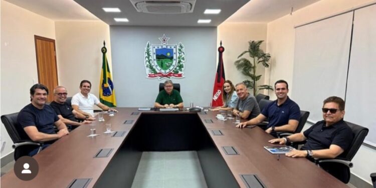 Bastidores: Cícero trata nome de Mersinho na majoritária como prioridade, durante reunião na Granja Santana