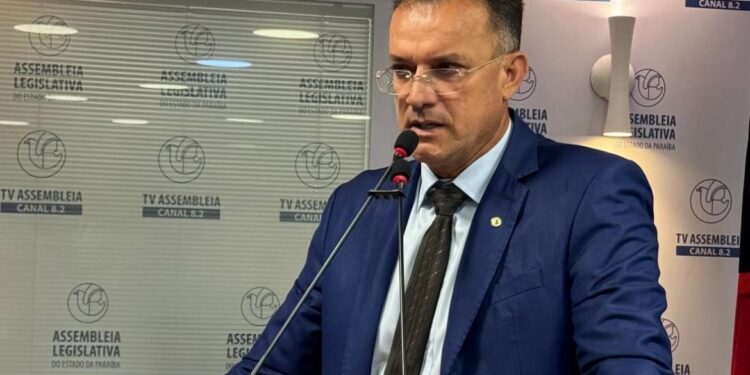 Exonerado da prefeitura de CG, Sargento Neto mostra insatisfação com Bruno e manda indireta para Veneziano