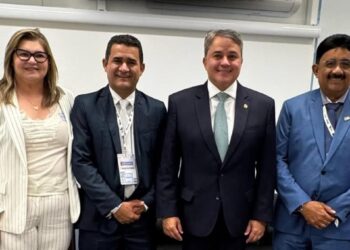 Efraim recebe prefeitos paraibanos no Senado e ressalta compromisso municipalista