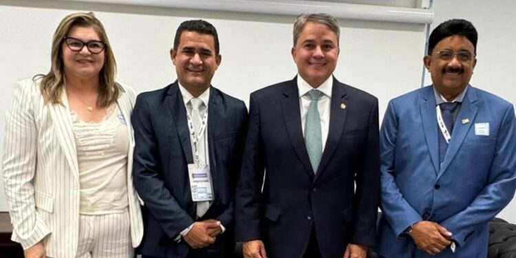 Efraim recebe prefeitos paraibanos no Senado e ressalta compromisso municipalista