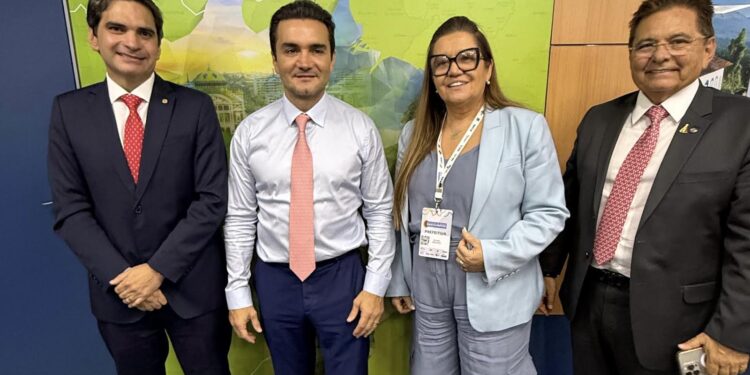 Adriano discute ações para educação e turismo da Paraíba durante audiências em Brasília