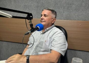 José Inácio dá ‘puxão de orelha’ no prefeito de Curral de Cima e aconselha: “Faça pelo menos igual a Totó”