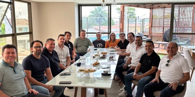 Grupo de pré-candidatos a deputado estadual realiza segundo encontro para discutir eleições de 2026