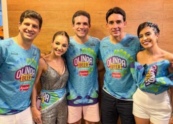 Após participar do pré-carnaval na Capital, Hugo Motta curte Olinda Beer ao lado de João Campos, no Recife