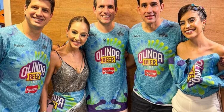 Após participar do pré-carnaval na Capital, Hugo Motta curte Olinda Beer ao lado de João Campos, no Recife