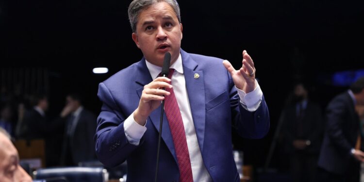 ‘Sou a favor da Paraíba e dos paraibanos, picuinhas partidárias não podem prejudicar o estado’, diz Efraim, ao aprovar empréstimo para o TransParaíba