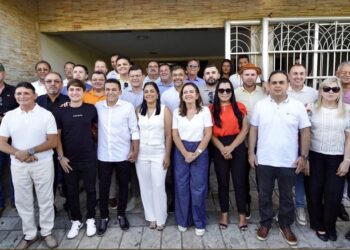 Jackson Alvino fortalece alianças com vereadores do G15 e prestigia posse da esposa na presidência do PSB de Santa Rita