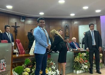 CMJP dá posse a dois novos vereadores após saídas de Guga Pet e Thiago Lucena