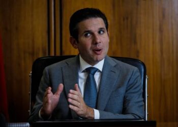 Hugo Motta costura acordo com STF para aumentar número de deputados federais de 513 para 527