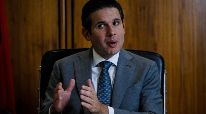 Hugo Motta costura acordo com STF para aumentar número de deputados federais de 513 para 527