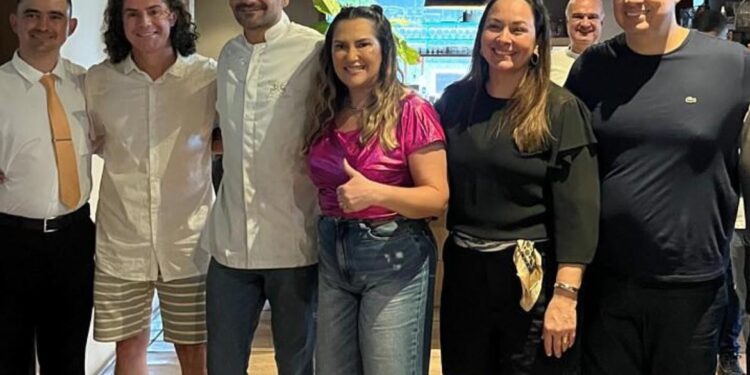 João Azevêdo alfineta Junior Araújo por aproximação com Veneziano, mas deputado minimiza crise