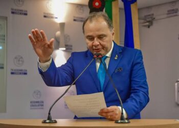 Manoel Ludgério retorna à ALPB após articulação de Bruno Cunha Lima