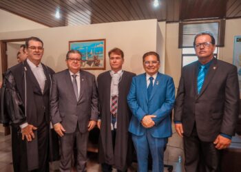 Adriano Galdino prestigia posse do desembargador Oswaldo Trigueiro na presidência do TRE-PB