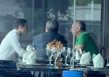 Bastidores: João, Aguinaldo e Hugo vão à mesa no Gulliver