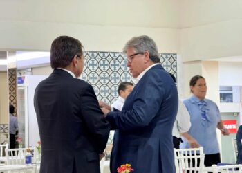 Bastidores: João e Galdino se encontram no Sonho Doce na véspera de julgamento no TCE