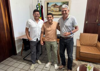 Médico e ex-vereador, Dr. Juca é mais um a abandonar a oposição e aderir ao projeto de Jackson Alvino