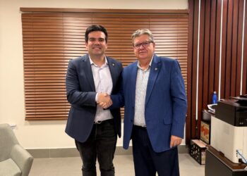 Eduardo Carneiro se reúne com João Azevêdo para tratar de ações administrativas das regiões da Paraíba e articulações visando 2026