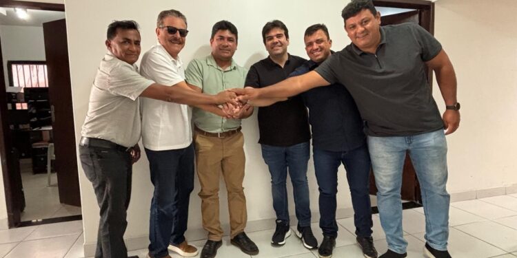 Eduardo Carneiro amplia base no Brejo e recebe apoio do prefeito de Serraria e todo seu grupo político