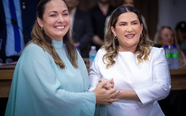 Juiz mantém AIJEs contra prefeita de Cajazeiras e marca julgamento para maio