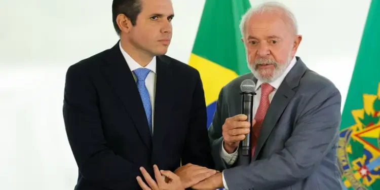 Bastidores: Lula teria pedido a Hugo Motta para “encaixar” Veneziano na chapa governista da Paraíba, diz jornalista