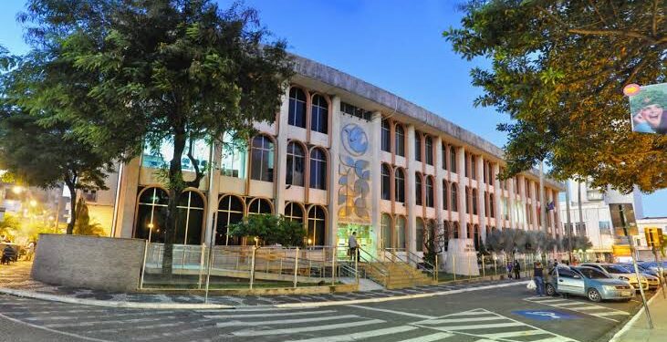 ALPB defende legalidade da indicação de Alanna Galdino ao TCE e afirma que sabatina não era obrigatória