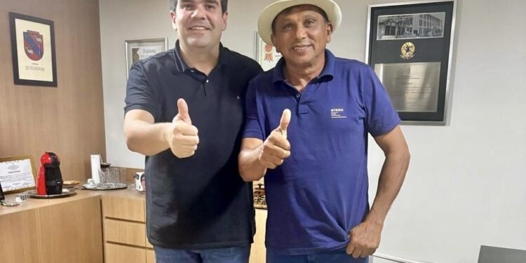 Ex-candidato a prefeito de Conde pela oposição fecha com Eduardo Carneiro para 2026