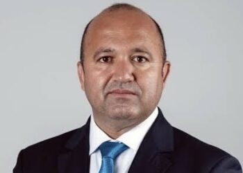 No papel, voto tem uma cara, na prática tem outra – Por Radomécio Leite