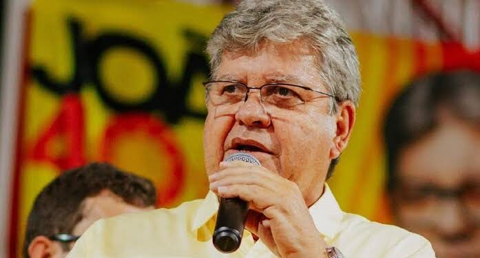 Exclusivo: João Azevêdo pede que prefeitos não antecipem apoio a candidatos ao Senado