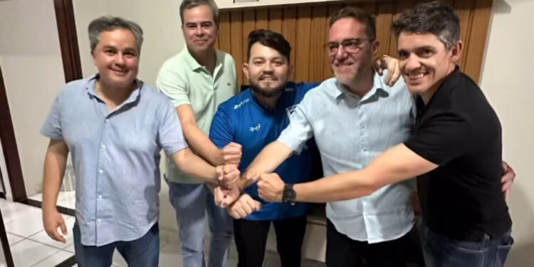 Prefeito de Serra Branca encerra especulações e anuncia apoio a George para federal