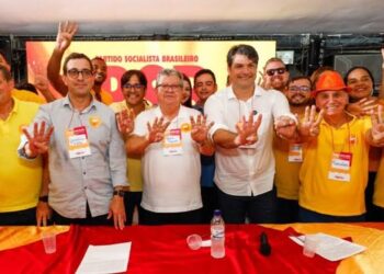 João Azevêdo assume comando do PSB na Paraíba e reforça união da base aliada