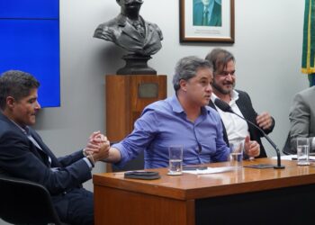 Com voto favorável de Efraim, União Brasil aprova federação com Progressistas