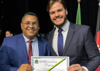 De olho na pré-campanha da esposa, Bruno nomeia ex-deputado para cargo estratégico na PMCG