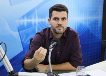 Wilson Filho desafia Pedro a comparar Educação no governo João Azevêdo com gestões de Cássio e Ronaldo