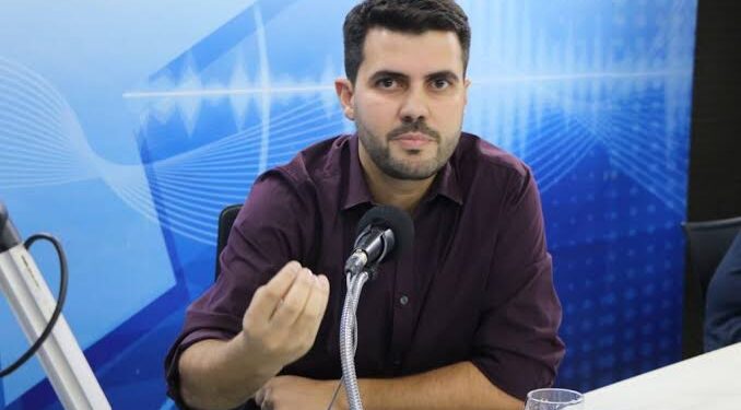 Wilson Filho desafia Pedro a comparar Educação no governo João Azevêdo com gestões de Cássio e Ronaldo