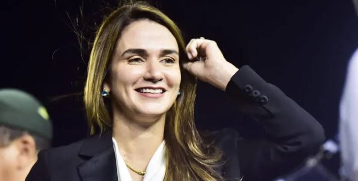 Com salário de R$ 215 mil, Michelle Ramalho muda estatuto da FPF e pode se reeleger ‘infinitamente’