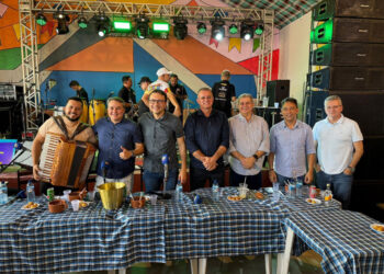 “Sou municipalista por convicção, esse é o meu caminho, não abro mão do pé na estrada”, diz Efraim em agenda pelo interior