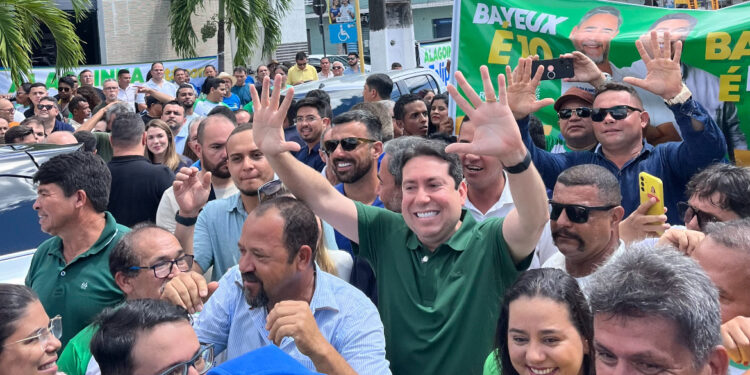 Felipe Leitão se filia ao Republicanos em evento que reúne multidão em João Pessoa