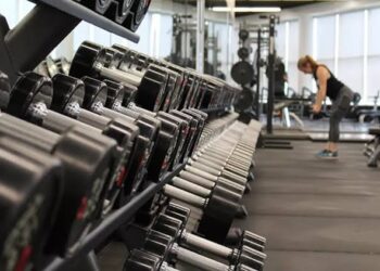 Desembargadora suspende lei que proibia academias de cobrarem por uso profissional