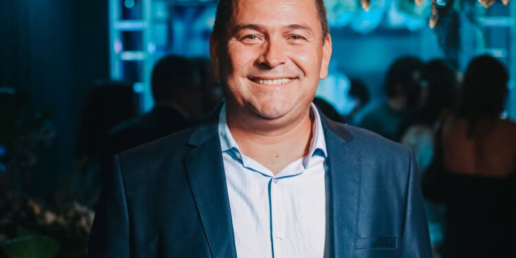 Justiça Eleitoral cassa prefeito e vice de Condado e município terá novas eleições