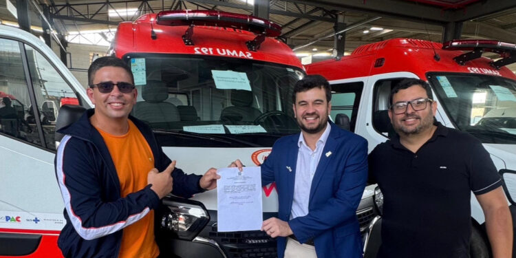 Em menos de 24h, Joaquim garante quatro ambulâncias para Mamanguape, três destinadas ao SAMU