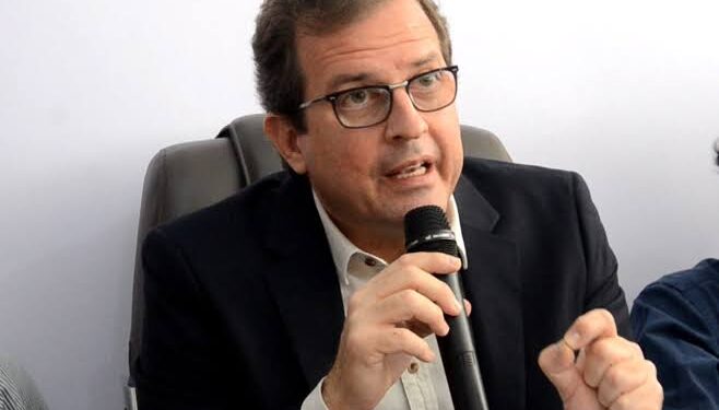 Fábio Tyrone reage a críticas de Dra. Paula e aponta “descontrole” da deputada