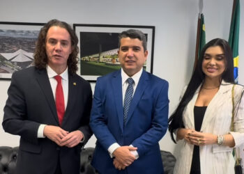 Filiado ao PSB, prefeito de São Bento contraria orientação do governo e fecha com Veneziano