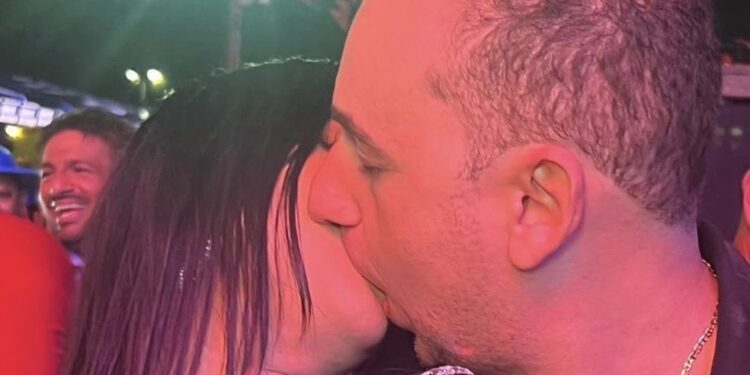 Vereador mais votado em Santa Rita assume affair com blogueira durante o São João