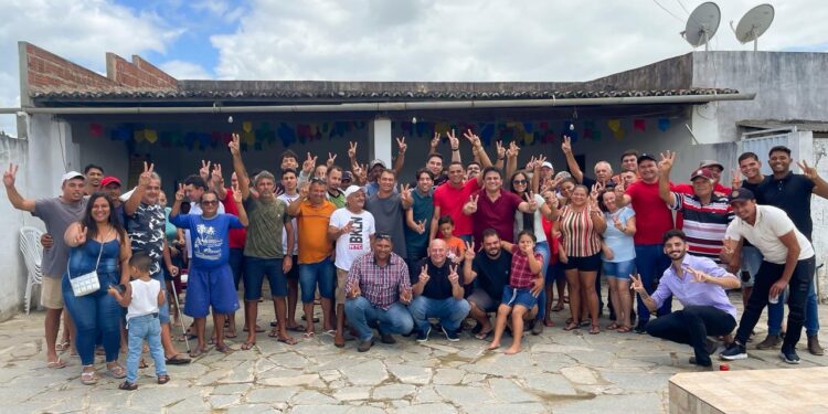 Em Tacima, Nelinho Costa recebe apoio de ex-candidato a prefeito e vereadores