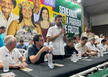 Joaquim Fernandes participa do ODE e reforça com João o pedido de asfaltamento no Centro de Mamanguape