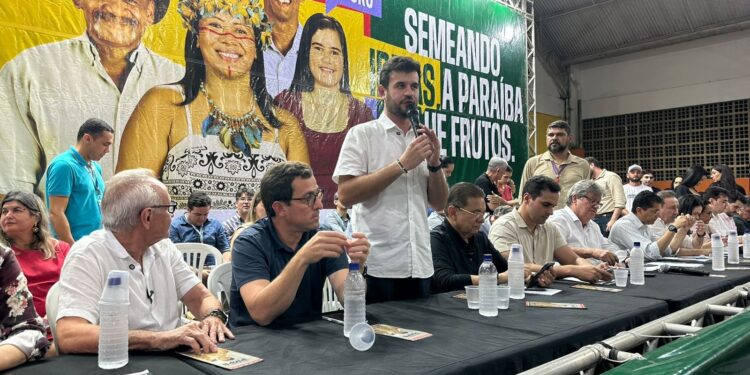 Joaquim Fernandes participa do ODE e reforça com João o pedido de asfaltamento no Centro de Mamanguape