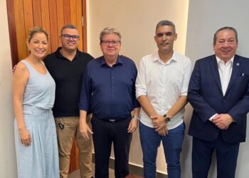 Danielle do Vale acompanha prefeitos de Lagoa de Dentro e Capim em audiência com o governador João Azevêdo