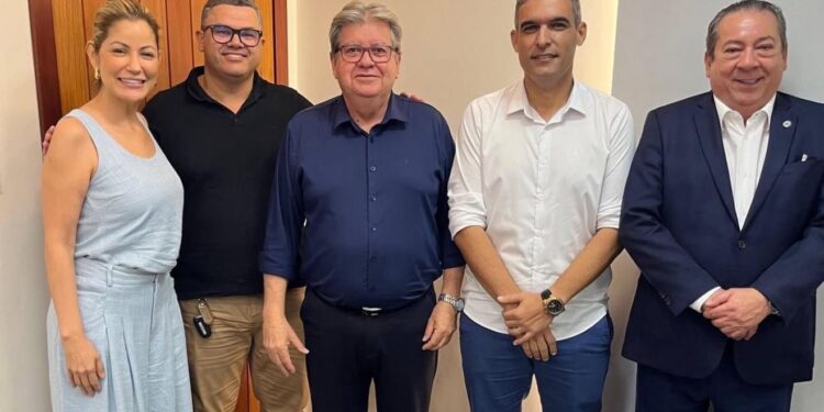 Danielle do Vale acompanha prefeitos de Lagoa de Dentro e Capim em audiência com o governador João Azevêdo