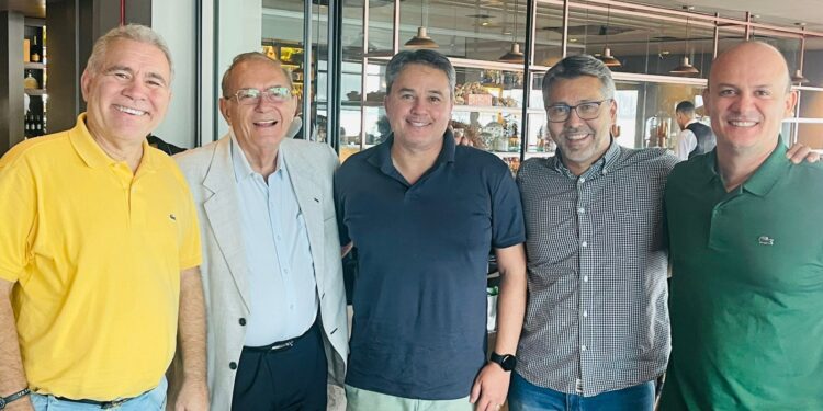 Encontro cordial de figuras da oposição no Gulliver Mar termina em política e articulações para 2026